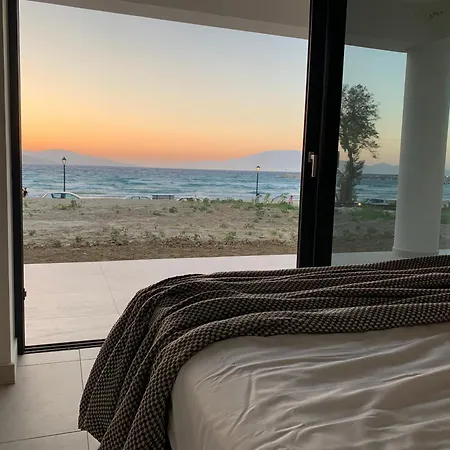 אליקאנאס Ayia Suites מראה חיצוני תמונה
